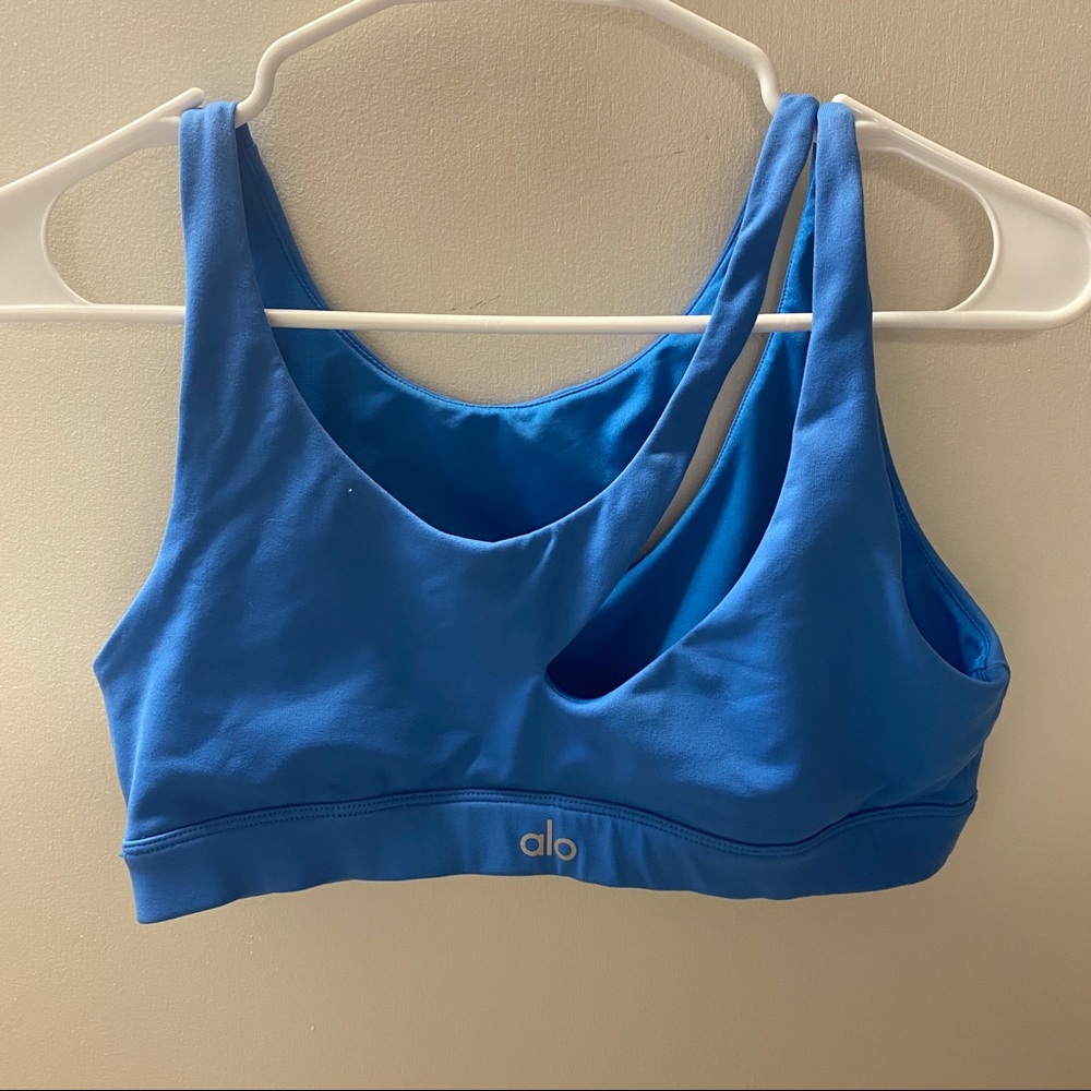 ALO Yoga Blue Cutout Sports Bra - Picture 3 of 6
